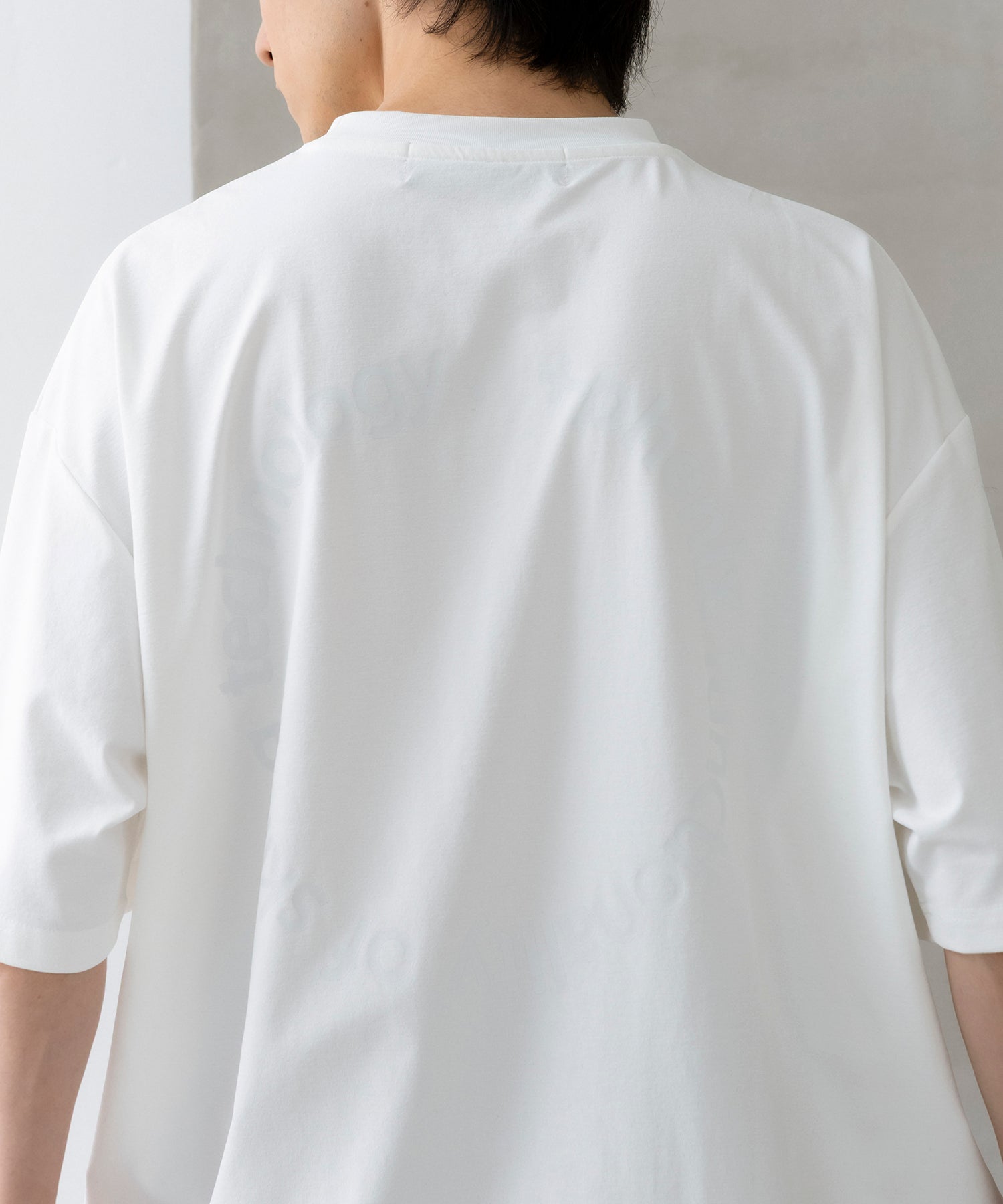Outlast® CIRCLE GRAPHIC SHORT SLEEVE TEE / サークルグラフィック ショートスリーブTシャツ