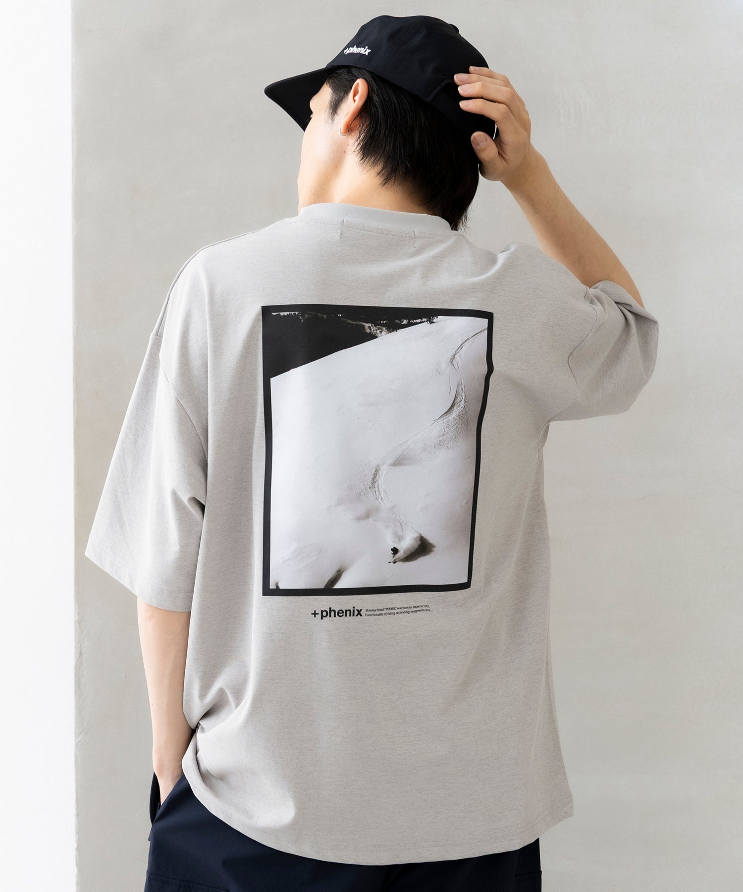 Outlast® SKIING PHOTO GRAPHIC SHORT SLEEVE TEE / スキー フォトグラフィック ショートスリーブTシャツ