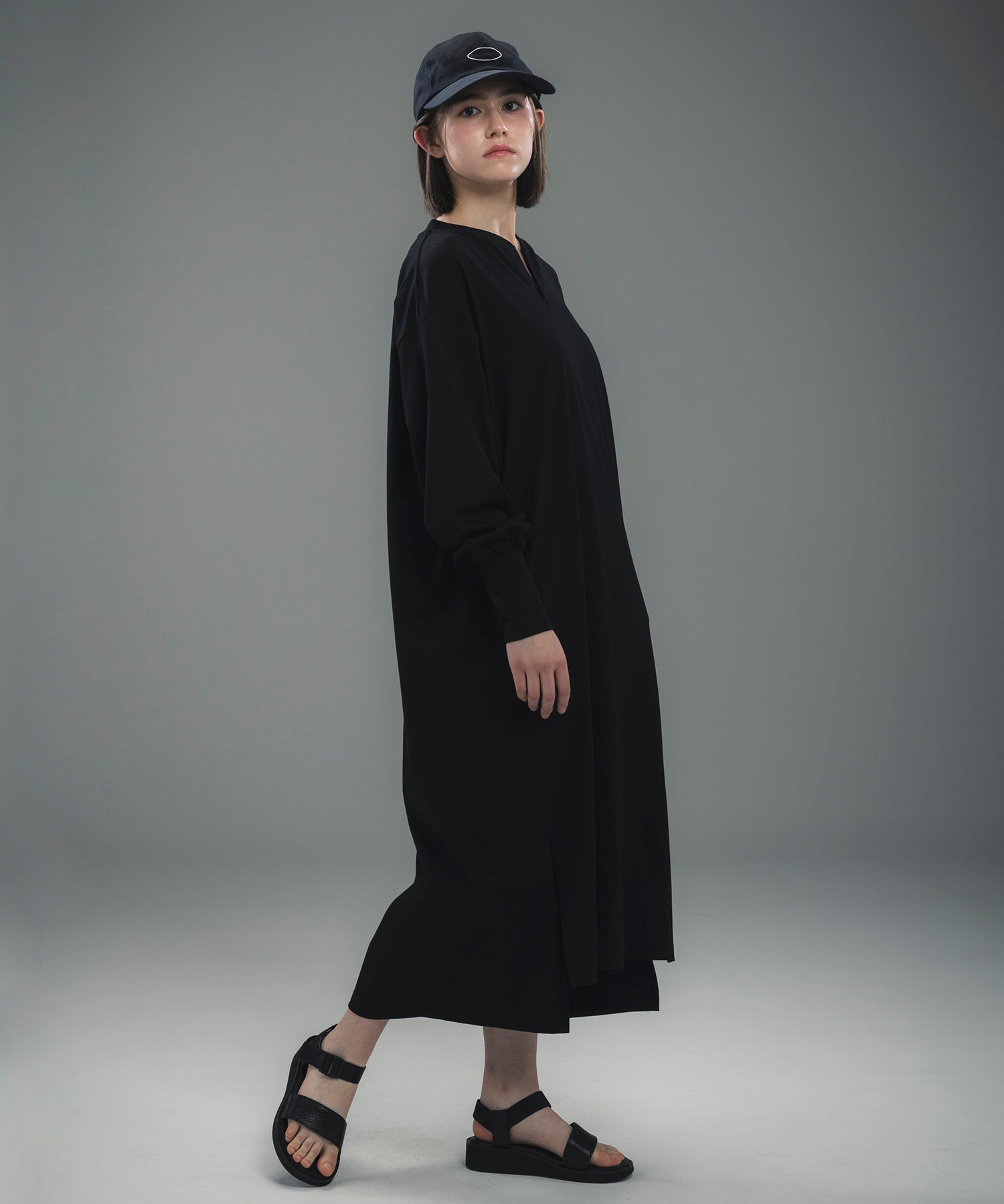 LONG CUFF CUT-AND-SEW DRESS / ロングカフ カットソードレス