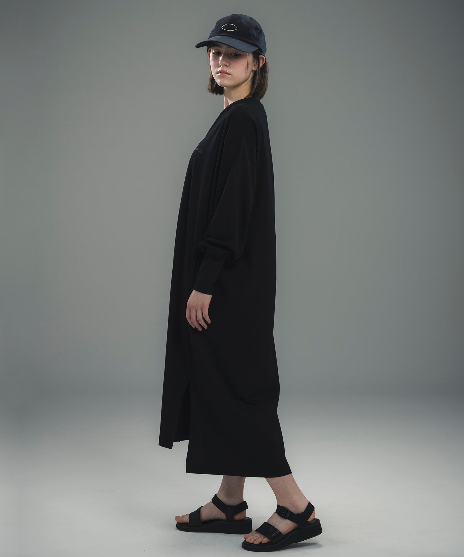 LONG CUFF CUT-AND-SEW DRESS / ロングカフ カットソードレス