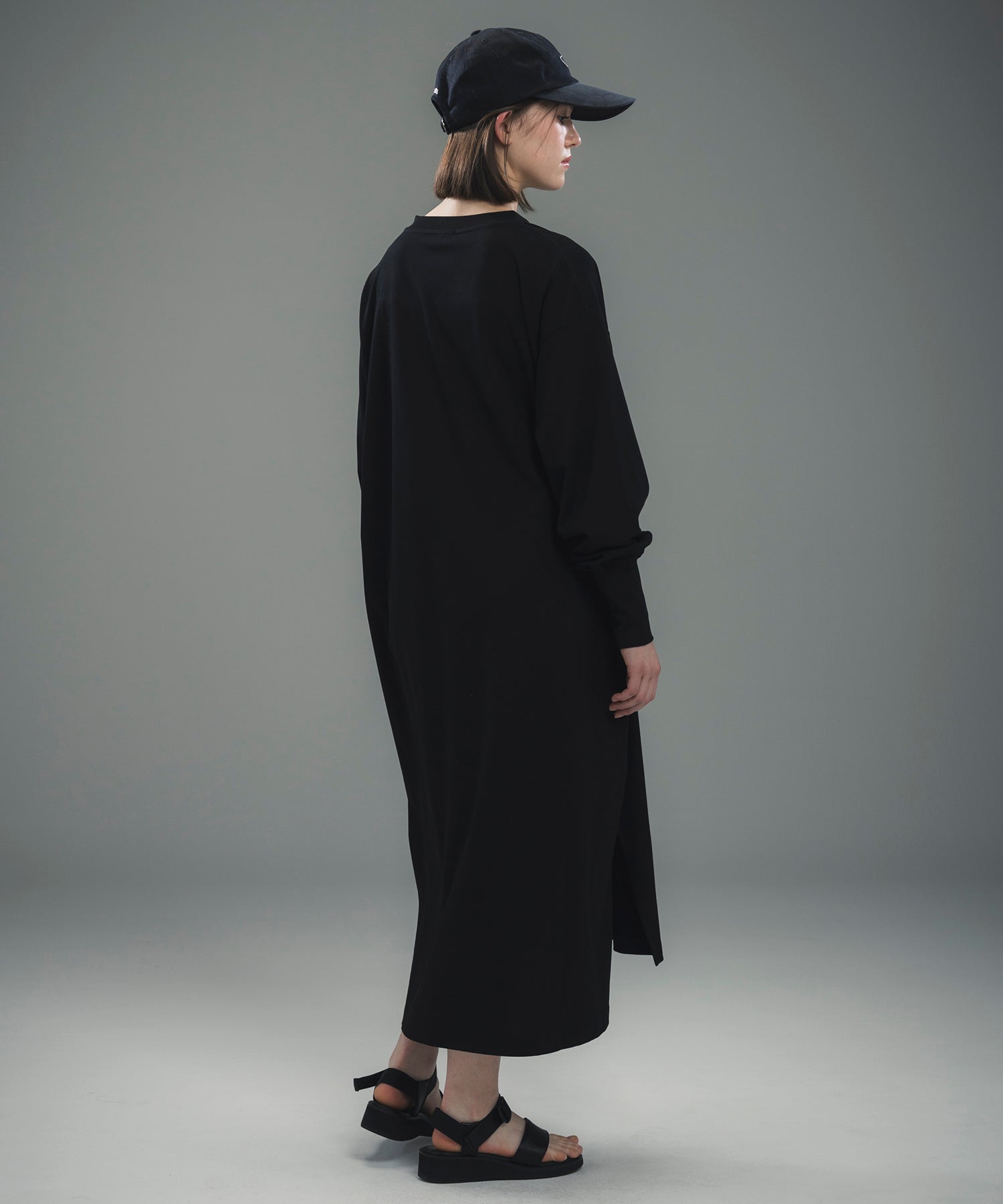 LONG CUFF CUT-AND-SEW DRESS / ロングカフ カットソードレス