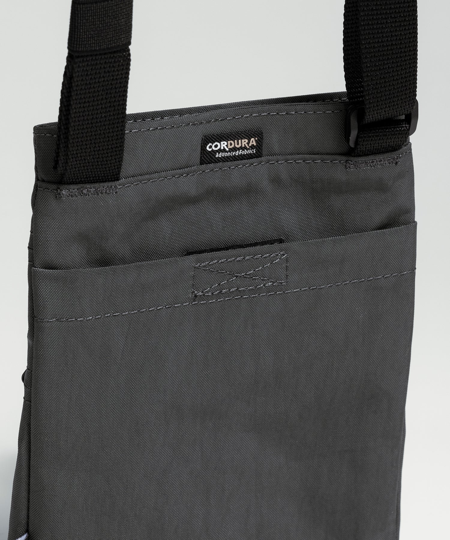 UTILITY SACOCHE / ユーティリティ サコッシュ