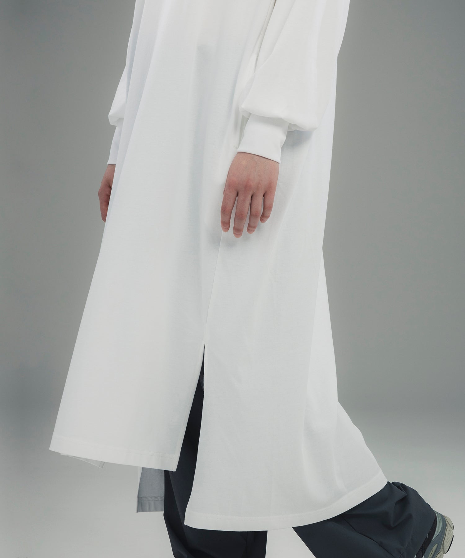 LONG CUFF CUT-AND-SEW DRESS / ロングカフ カットソードレス