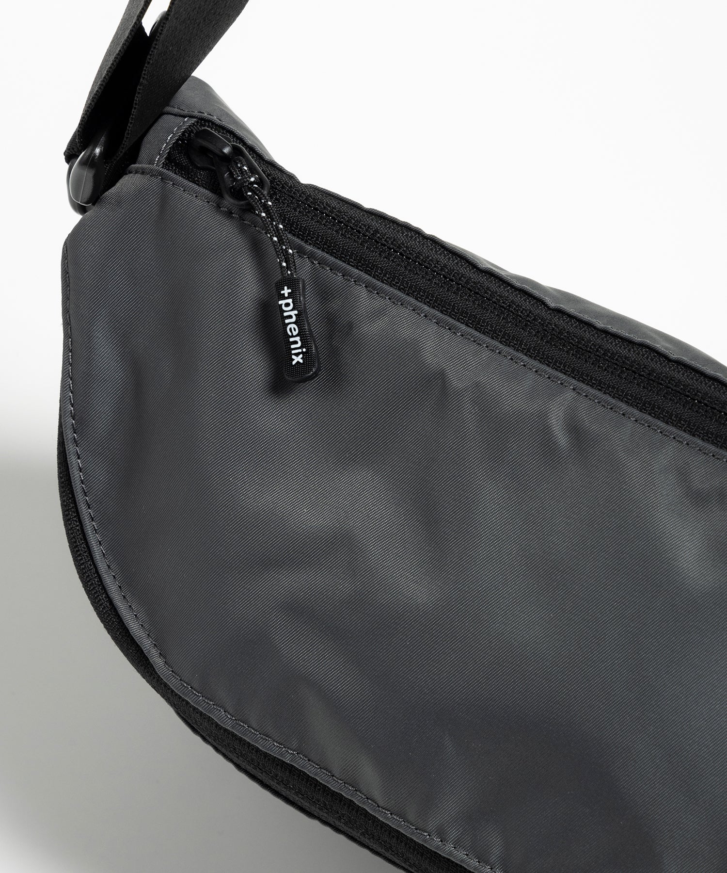EXPAND BODY BAG 5+ / エクスパンド ボディバッグ