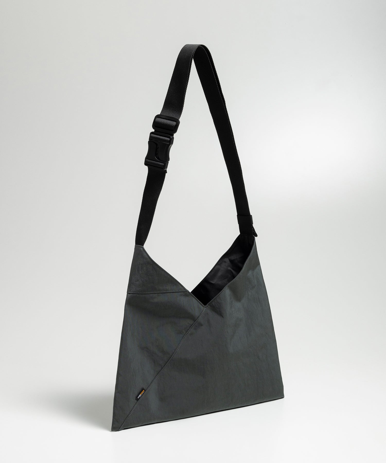 TECH FUROSHIKI BAG / テック フロシキバック