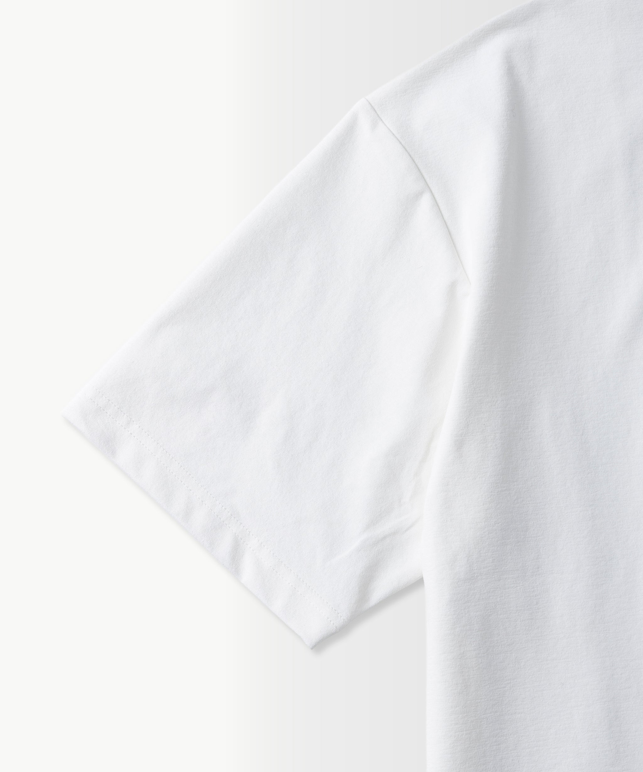 Outlast® TYPOGRAPHY SHORT SLEEVE TEE / タイポグラフィ ショートスリーブTシャツ