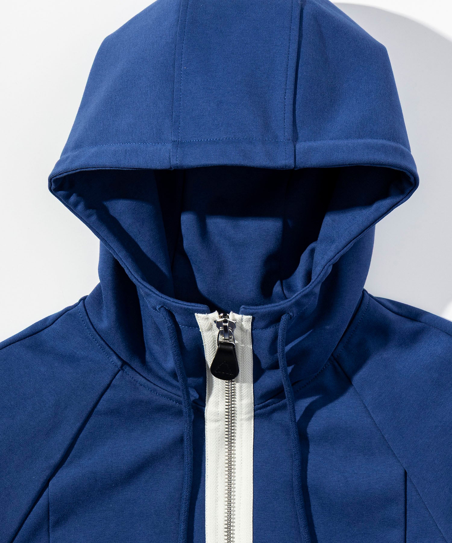 AERO STILL BALLOON SLEEVE SHORT HOODIE
