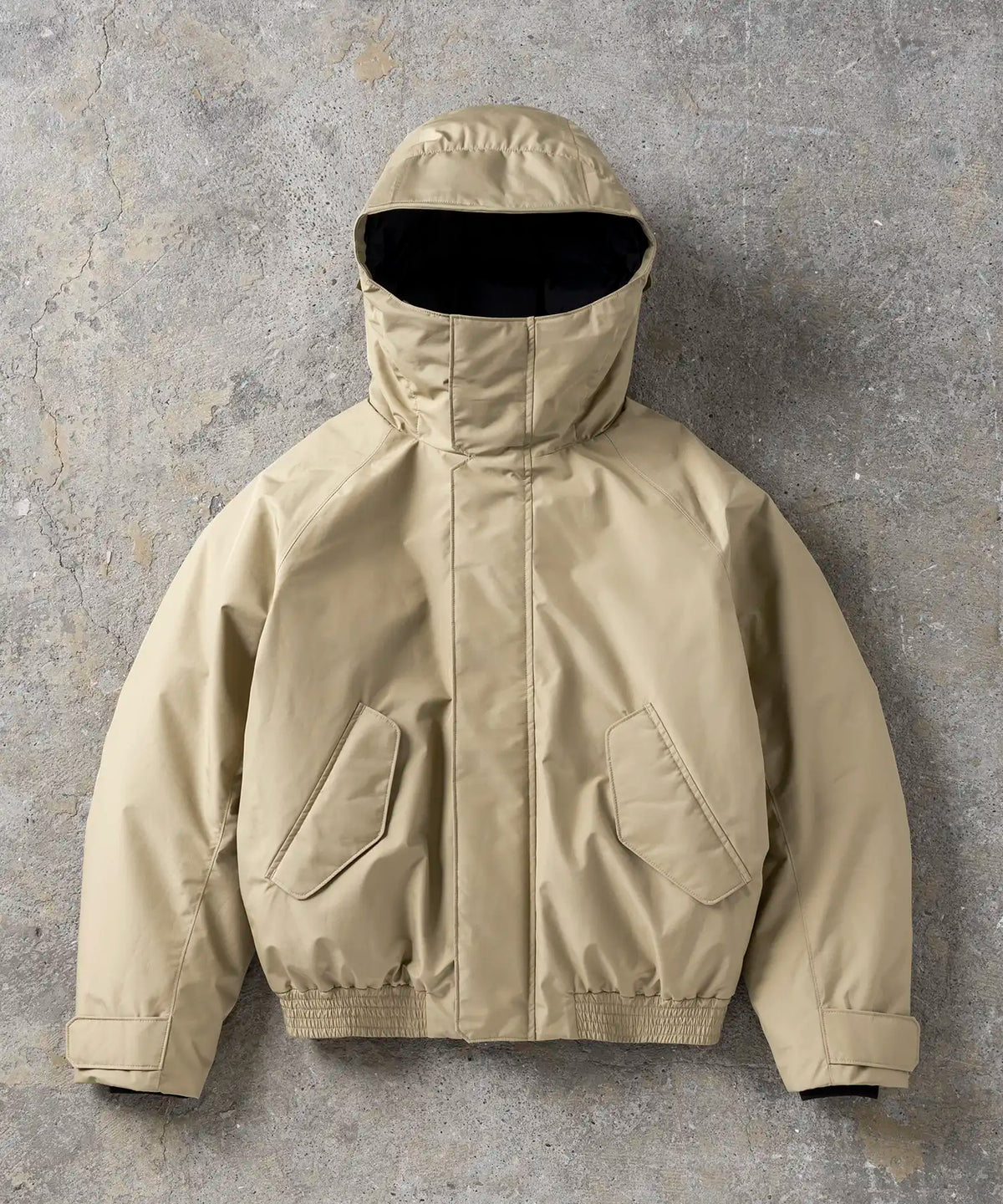 【MENS】GORE DOWN BOMBER JACKET / WINDSTOPPER(R) プロダクト BY GORE‑TEX LABS 2023年10月下旬お届け