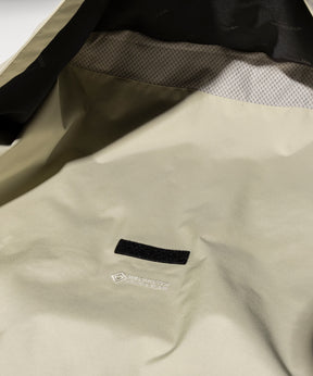 【MENS】GTX HOODED LAYER SNOW JACKET フーデッドレイヤースノージャケット / WINDSTOPPER(R) プロダクト by GORE-TEX LABS /ウィンドストッパー/ゴアテックス/1PIU1UGUALE3 RELAX × +phenix(ウノピゥウノウグァーレトレ リラックス)