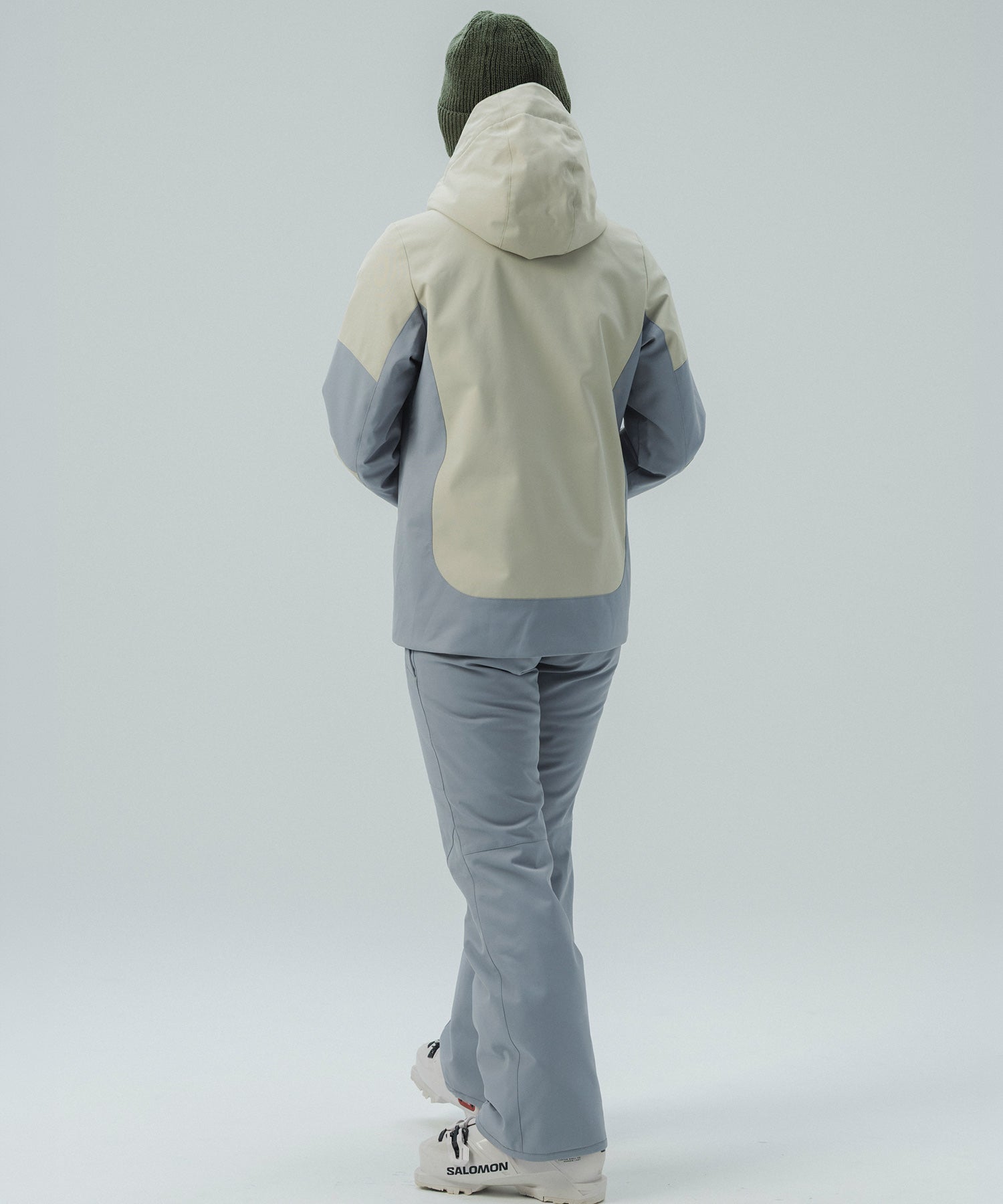 【10月上旬お届け予約商品】【WOMENS】ESSENTIAL SUITS / エッセンシャルスーツ / phenix スキーウェア 26AW / 2Piece