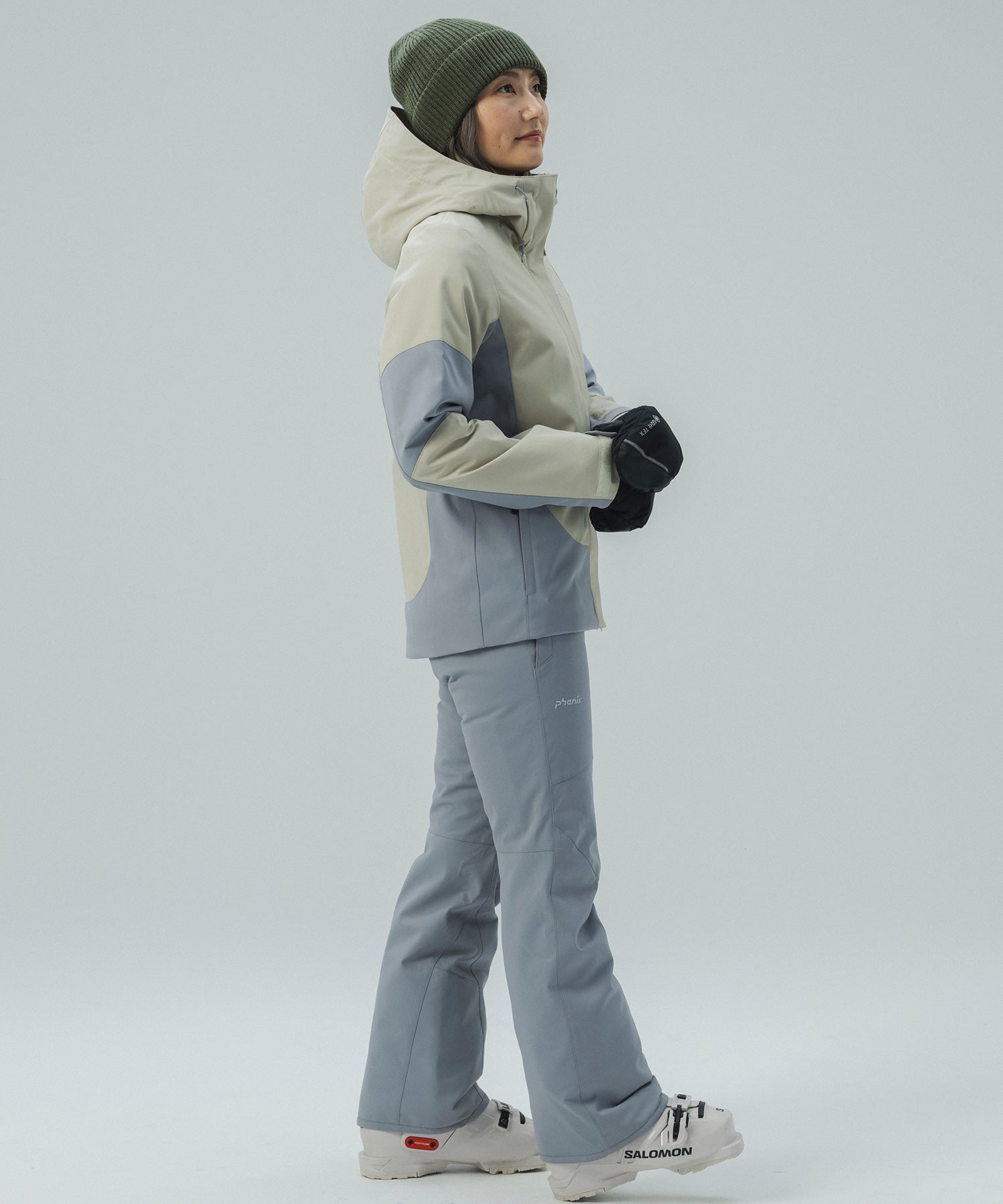 【10月上旬お届け予約商品】【WOMENS】ESSENTIAL SUITS / エッセンシャルスーツ / phenix スキーウェア 26AW / 2Piece