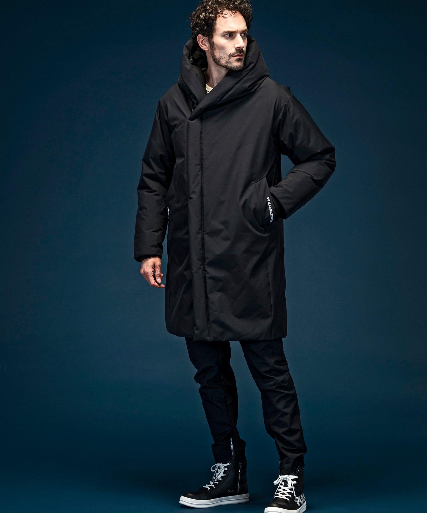 【MENS】GTX WRAP DOWN COAT ラップダウンコート / WINDSTOPPER(R) プロダクト by GORE-TEX LABS /ウィンドストッパー/ゴアテックス/1PIU1UGUALE3 RELAX × +phenix(ウノピゥウノウグァーレトレ リラックス)