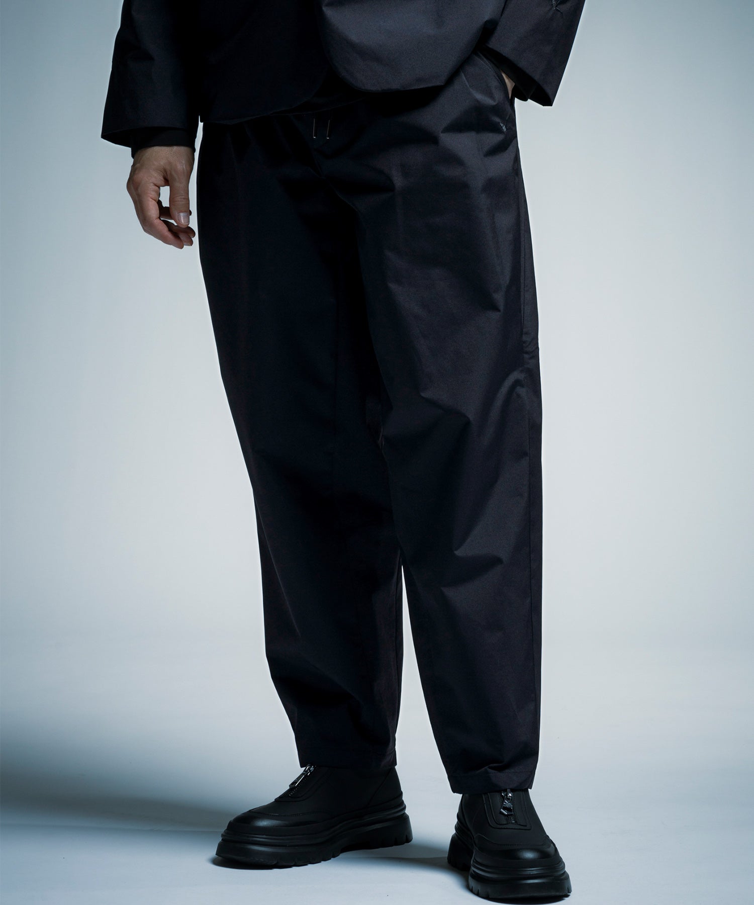【10月中旬お届け予約商品】TRAVEL WIDE SLACKS トラベルワイドスラックス / WINDSTOPPER® PRODUCTS BY GORE-TEX LABS