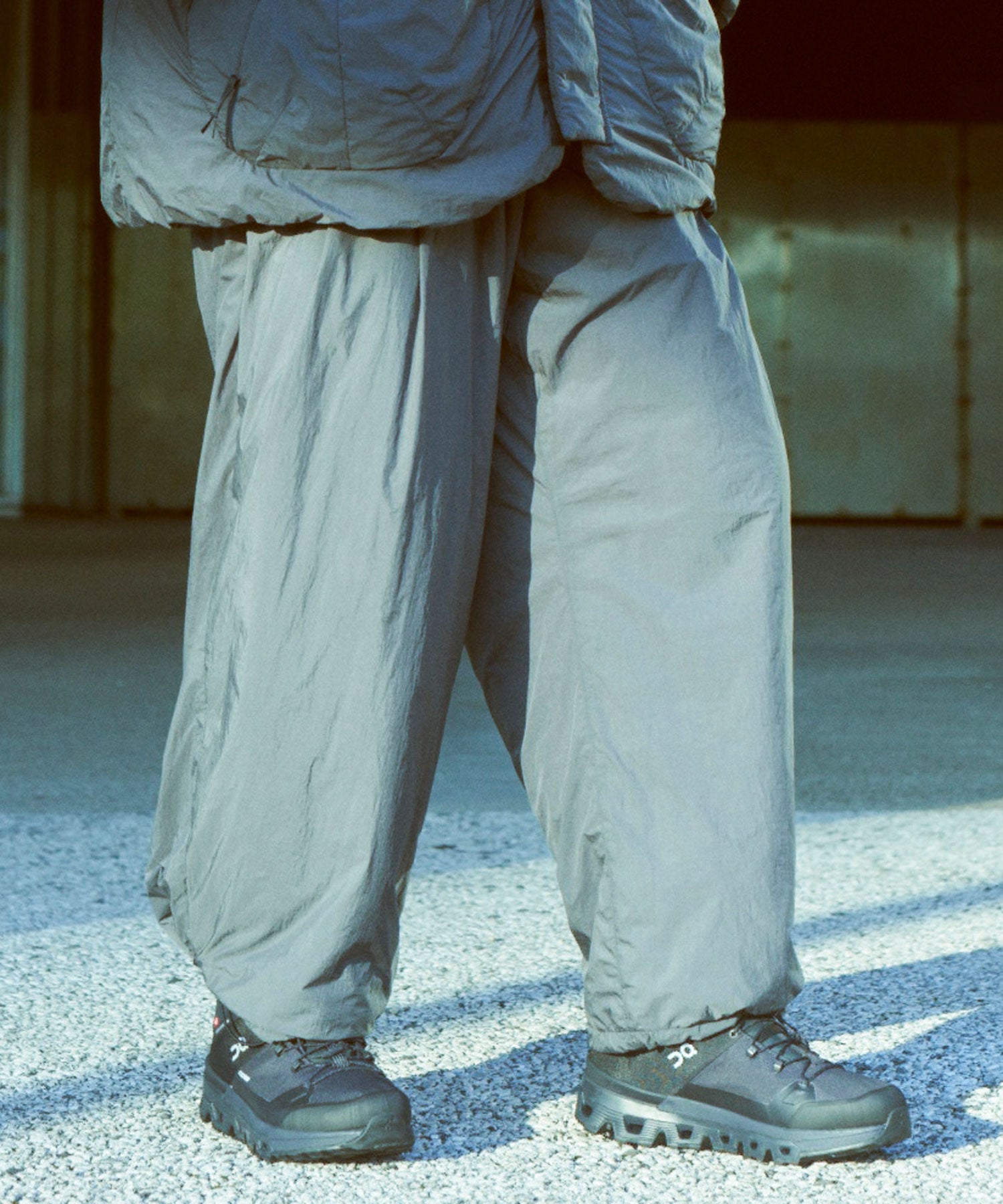 【MENS】ワイドパンツ 中綿入りロングパンツ Insulated air wide pants / Brilliance shade down proof / アルクフェニックス