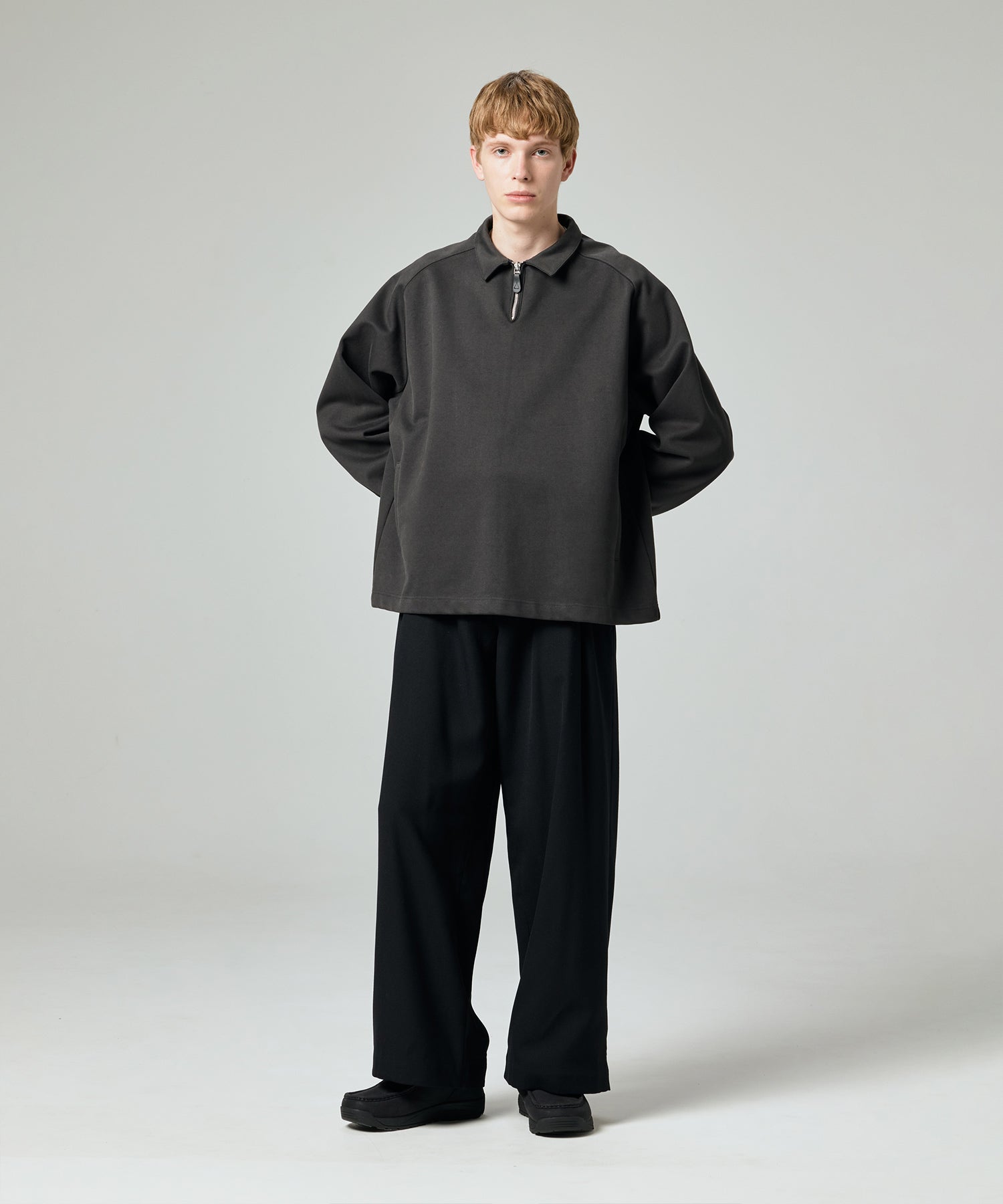 AERO STILL HALF ZIP SWEAT SHIRT