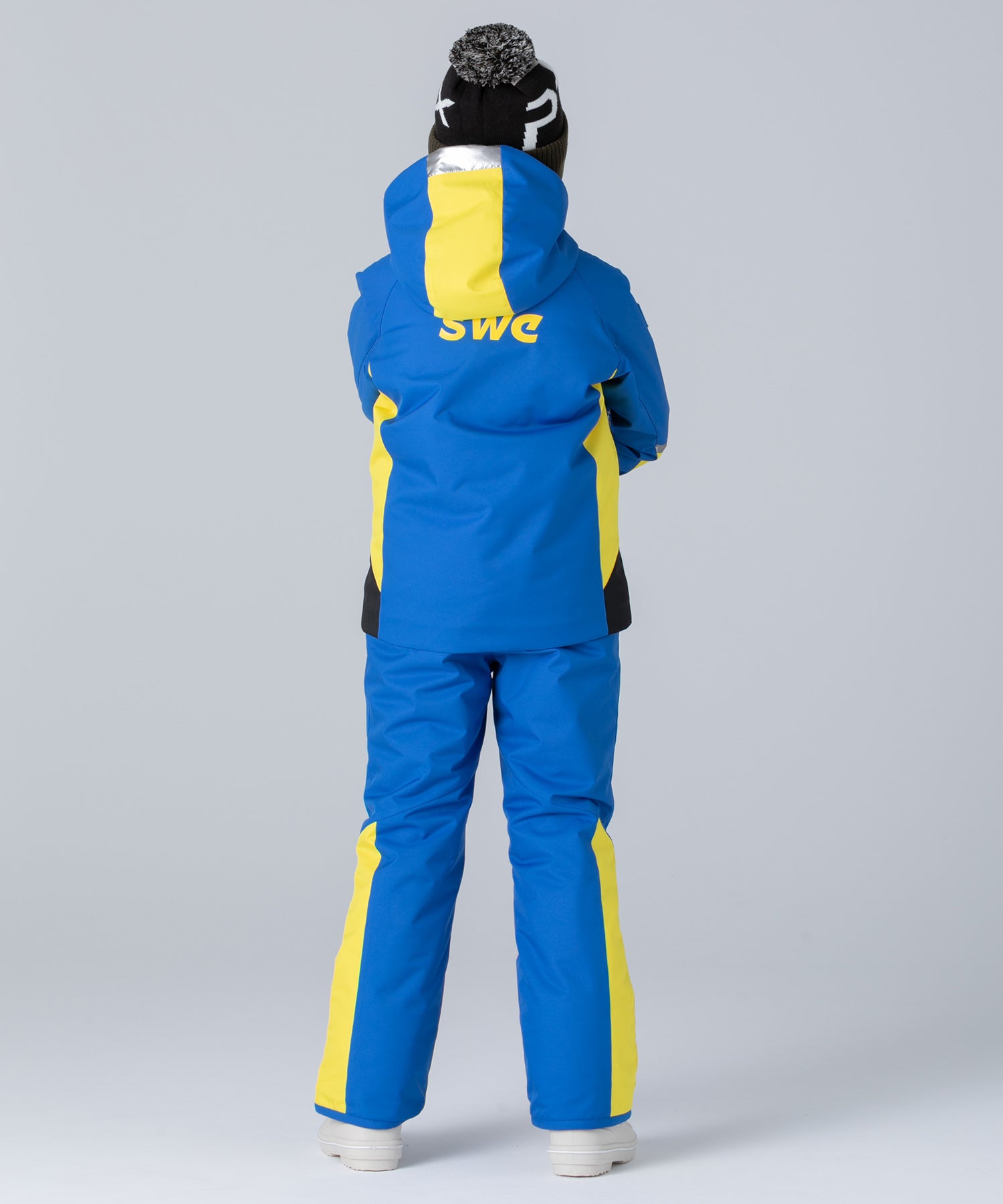 【KIDS/JUNIOR】Sweden Junior Two-piece スウェーデンジュニアツーピース / SWEDEN / 最大20cmサイズ調整可能 /phenixスキーウェア 25AW