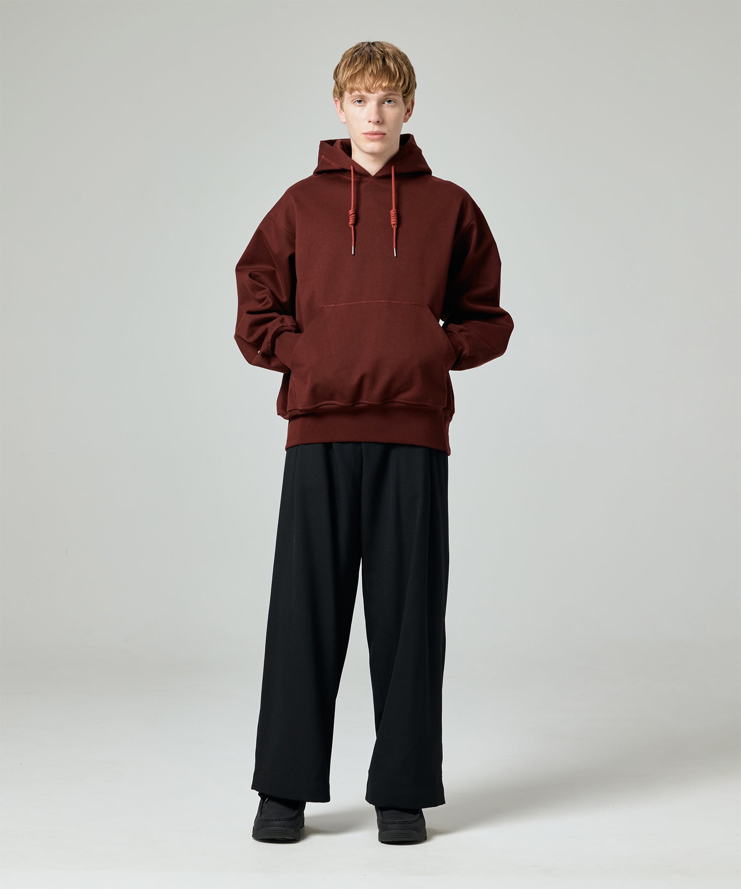 AERO STILL SLOGAN SWEAT HOODIE