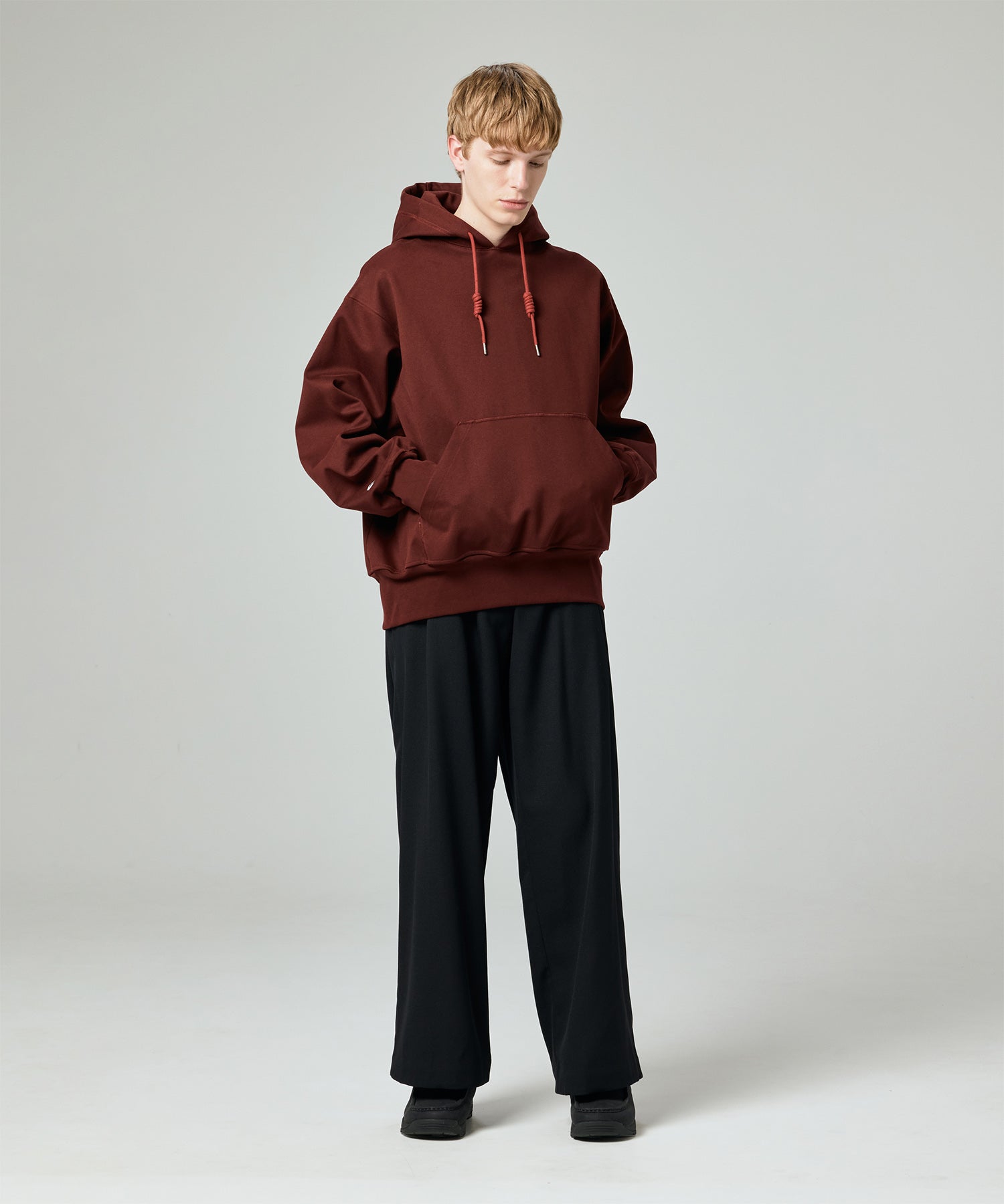 AERO STILL SLOGAN SWEAT HOODIE