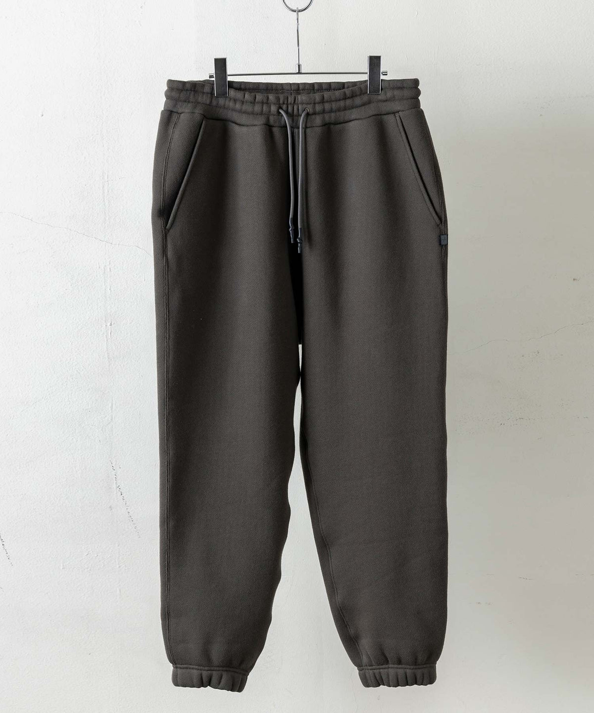 【10月中旬お届け予約商品】【MENS】FUNCTIONAL HEAVY WEIGHT SWEAT PANTS  ヘビーウェイト スウェットパンツ 蓄熱保温 +phenix(プラスフェニックス)　