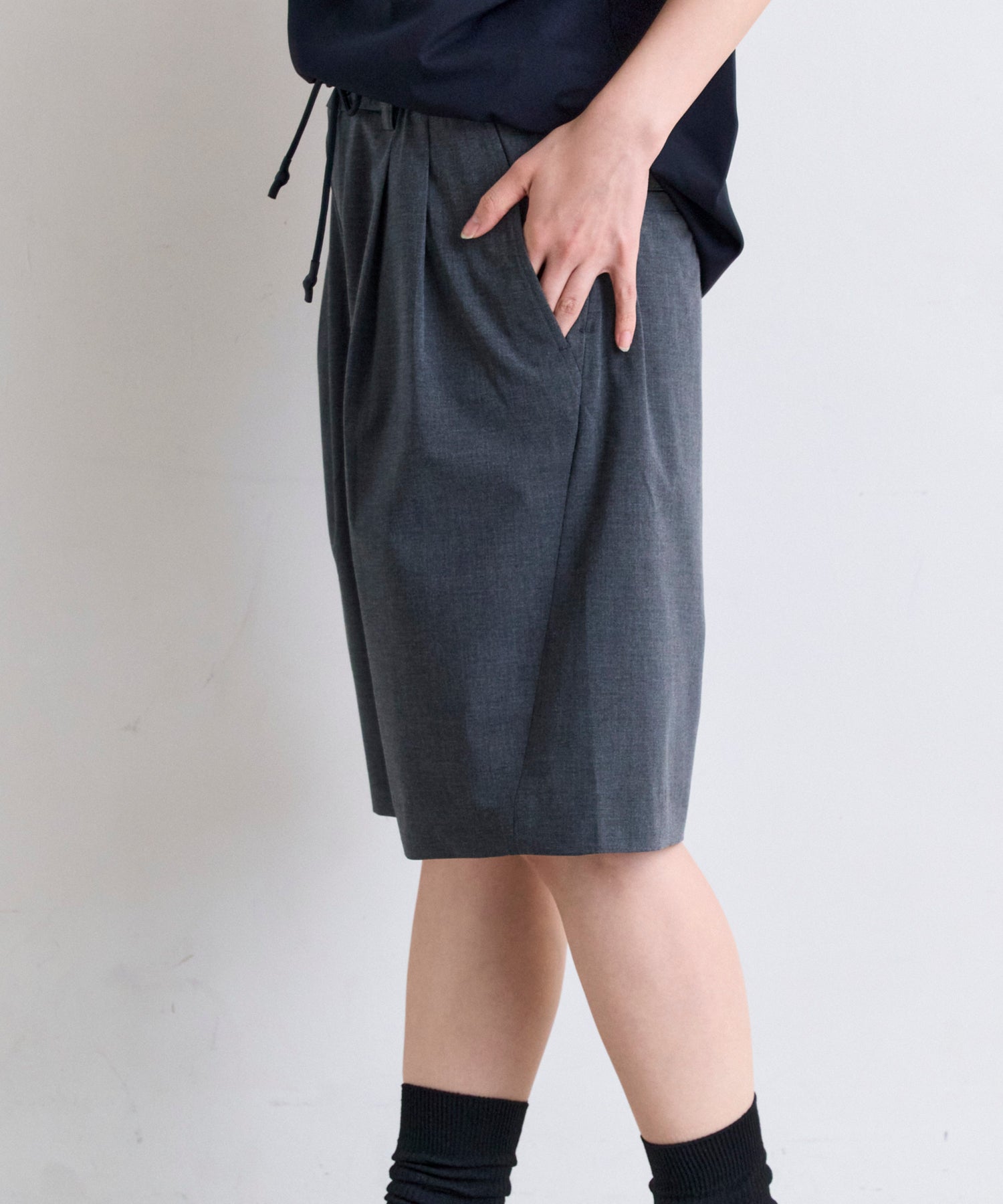 2-TUCK HALF SLACKS / ツータック ハーフスラックス