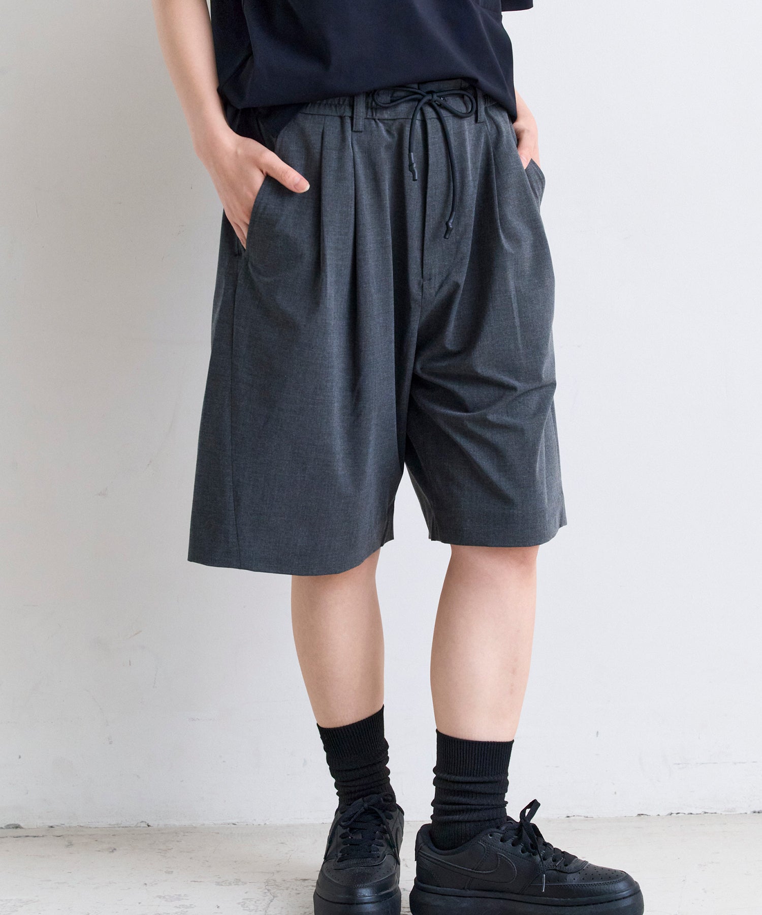 2-TUCK HALF SLACKS / ツータック ハーフスラックス