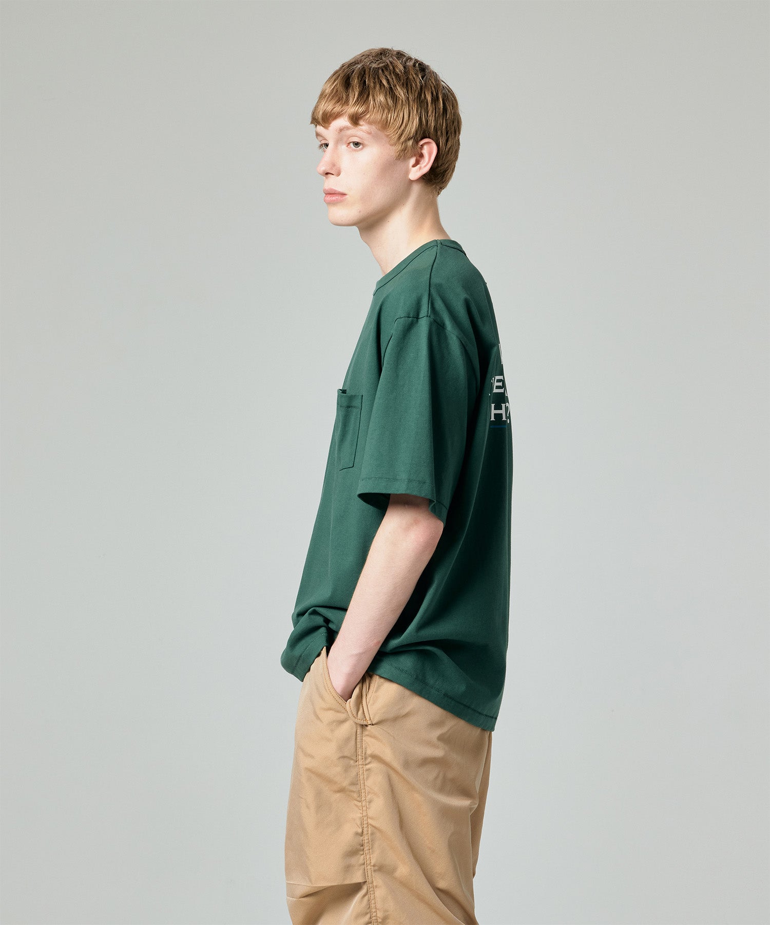 DISTORTED SLOGAN POCKET TEE