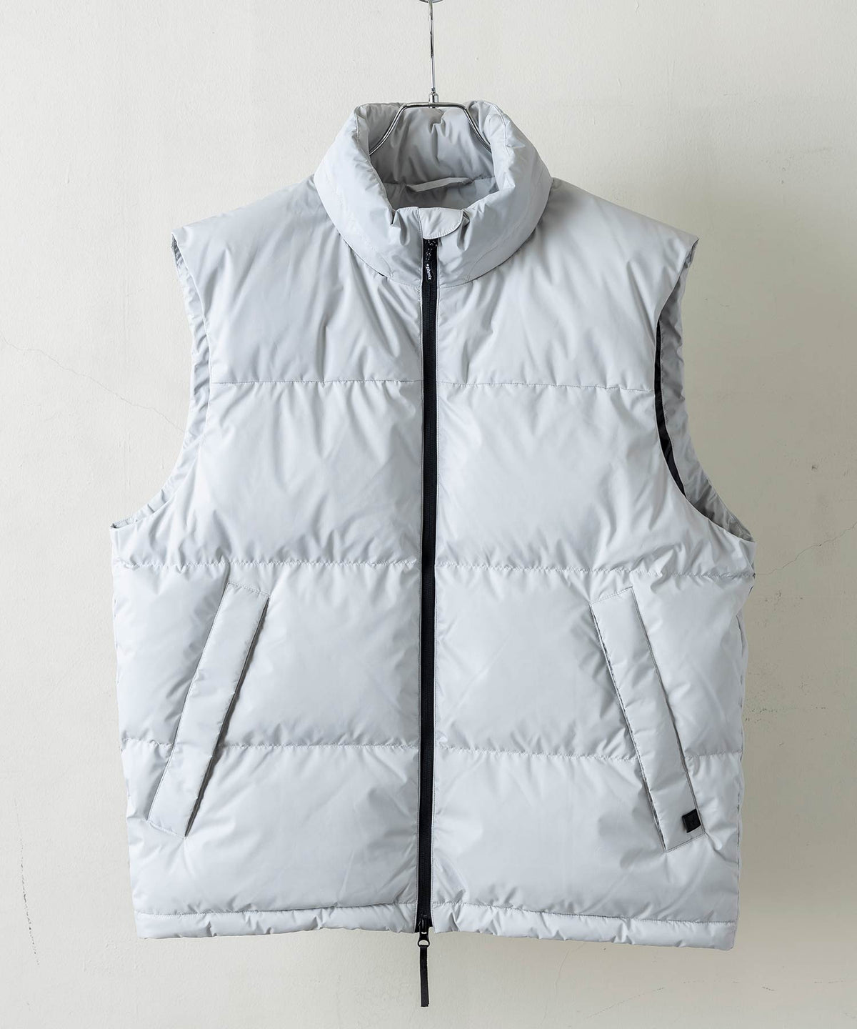 【MENS】QUILTING DOWN VEST キルティング ダウンベスト / WINDSTOPPER(R) プロダクト by GORE TEX LABS +phenix(プラスフェニックス)