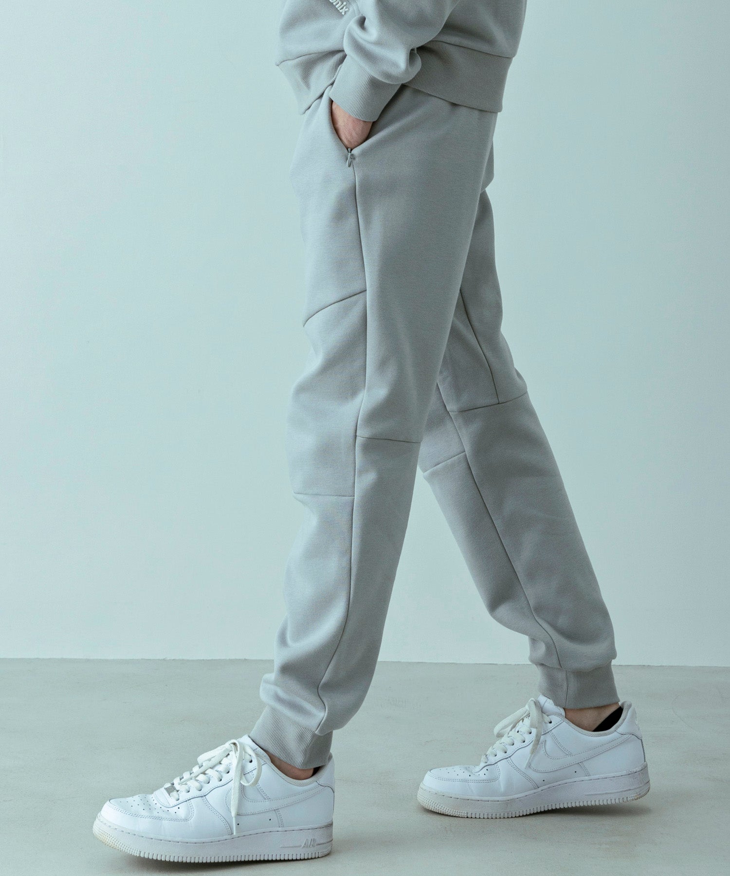 【MENS】HEAVY DUTY JOGGER SWEAT PANTS  ヘビーデューティー ジョガースウェットパンツ / +phenix(プラスフェニックス)