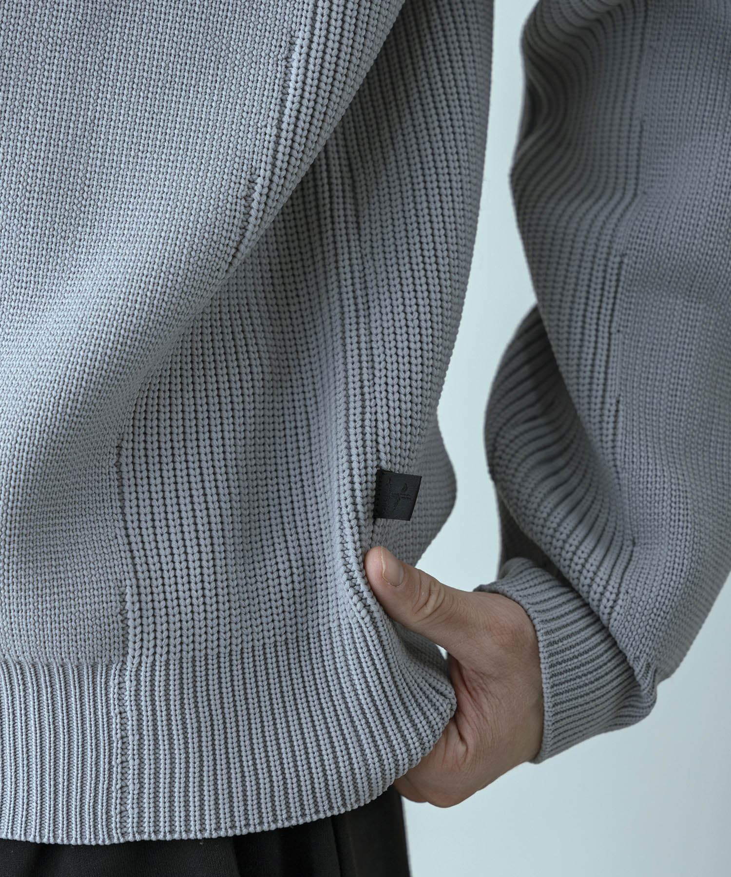 【MENS】HYBRID KNITTED LONG SLEEVE PULL OVER  ハイブリッドニット ロングスリーブプルオーバー / +phenix(プラスフェニックス)