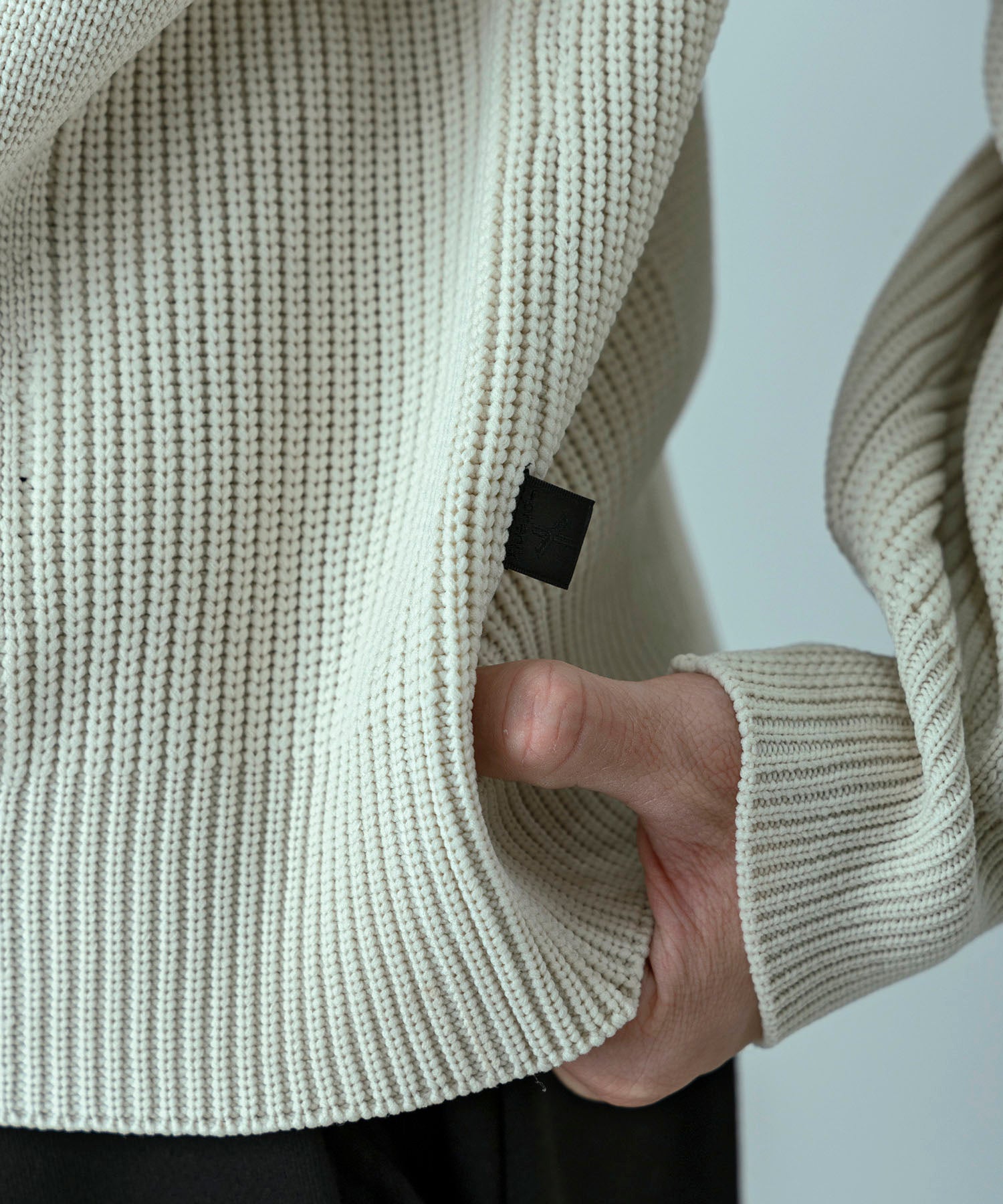 【MENS】HYBRID KNITTED LONG SLEEVE PULL OVER  ハイブリッドニット ロングスリーブプルオーバー / +phenix(プラスフェニックス)