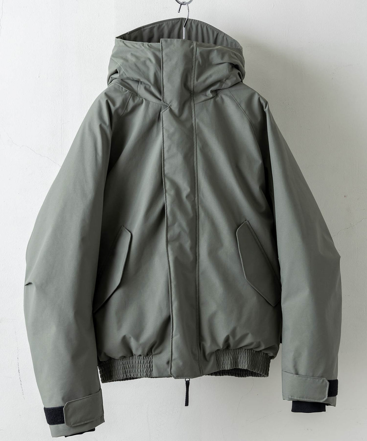 【MENS】BOMBER DOWN JACKET ボマー ダウンジャケット ウィンドストッパー / WINDSTOPPER(R) プロダクト by GORE TEX LABS +phenix(プラスフェニックス)