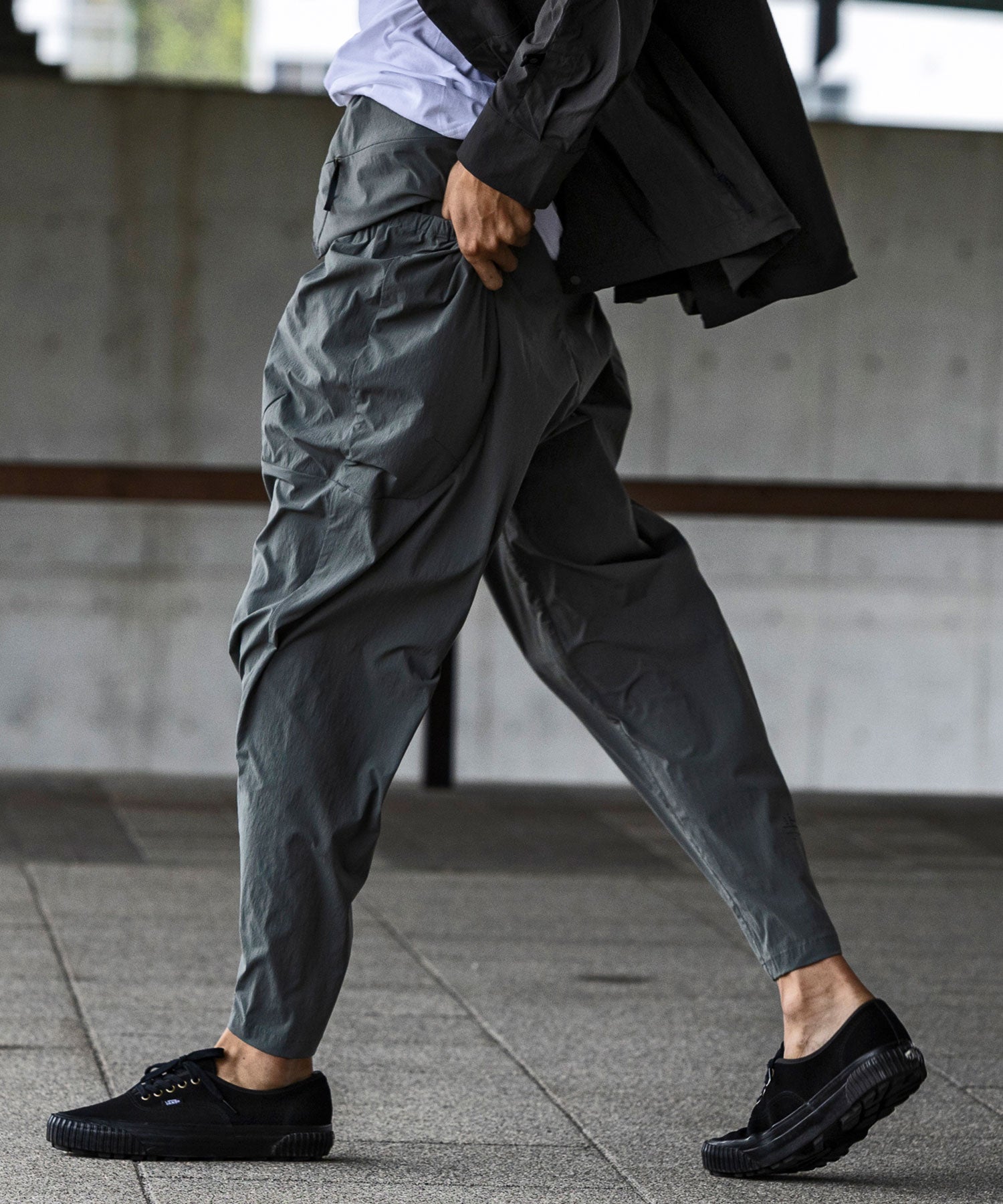 【MENS】Zak Pants KAR ザックパンツ ザックポケット 大容量ポケット ロングパンツ メンズパンツ / karu-stretch taffeta II / アルクフェニックス