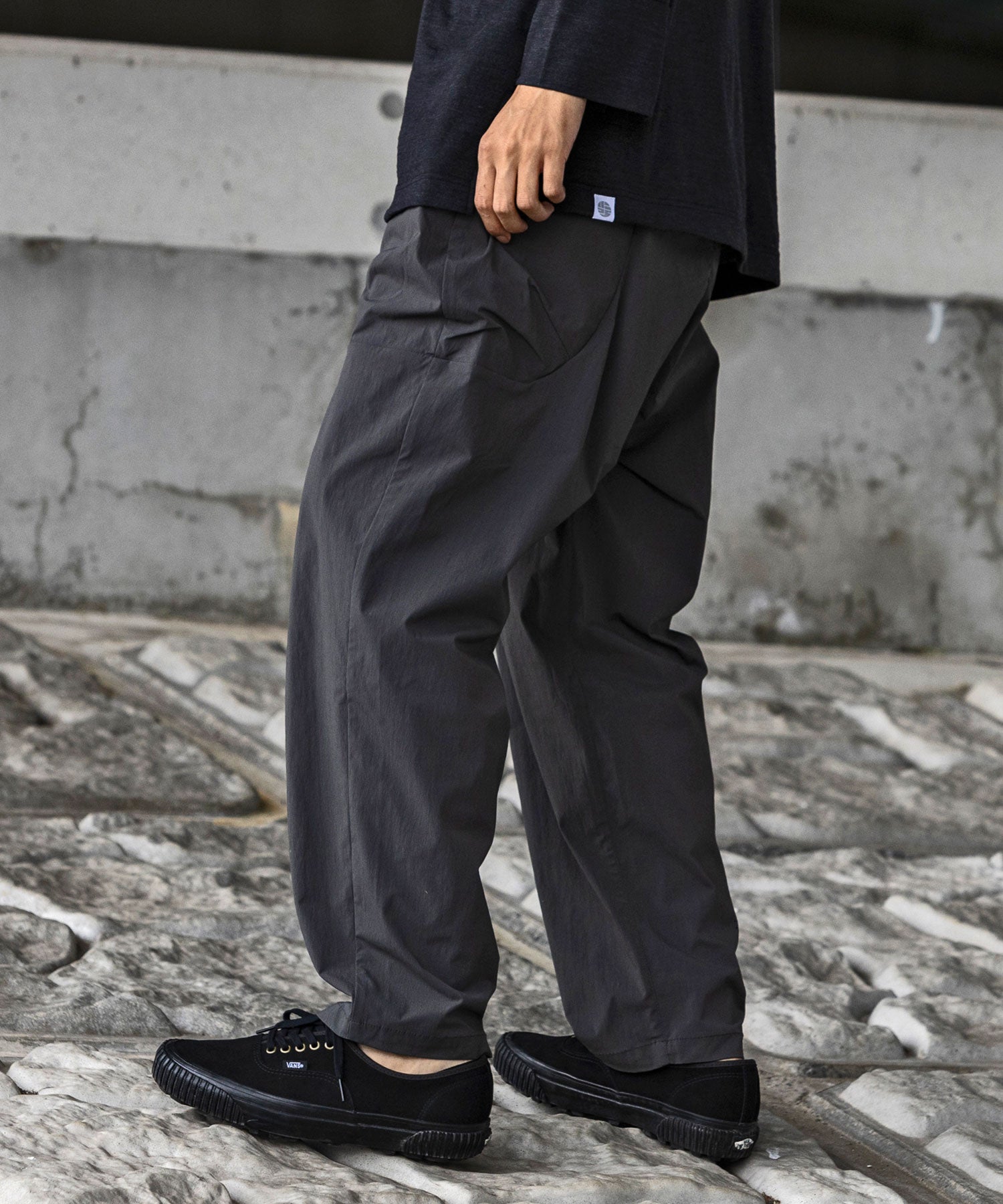 【MENS】Zak Pants KAR ザックパンツ ザックポケット 大容量ポケット ロングパンツ メンズパンツ / karu-stretch taffeta II / アルクフェニックス