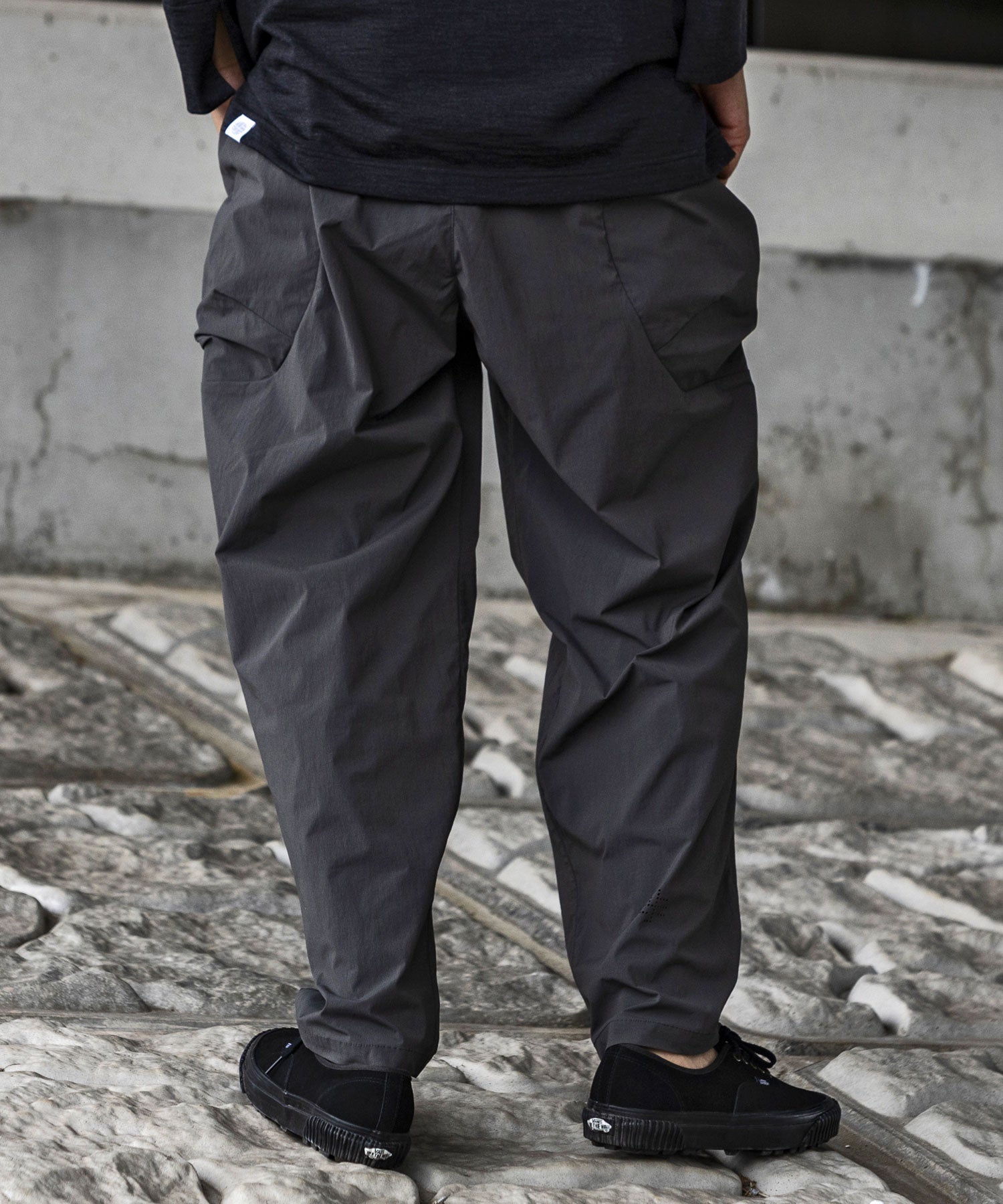 【MENS】Zak Pants KAR ザックパンツ ザックポケット 大容量ポケット ロングパンツ メンズパンツ / karu-stretch taffeta II / アルクフェニックス