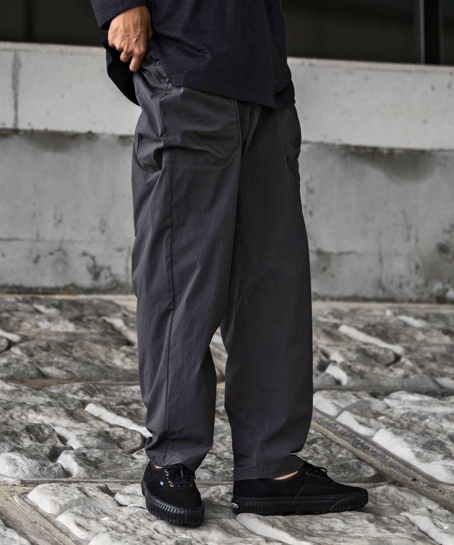 【MENS】Zak Pants KAR ザックパンツ ザックポケット 大容量ポケット ロングパンツ メンズパンツ / karu-stretch taffeta II / アルクフェニックス