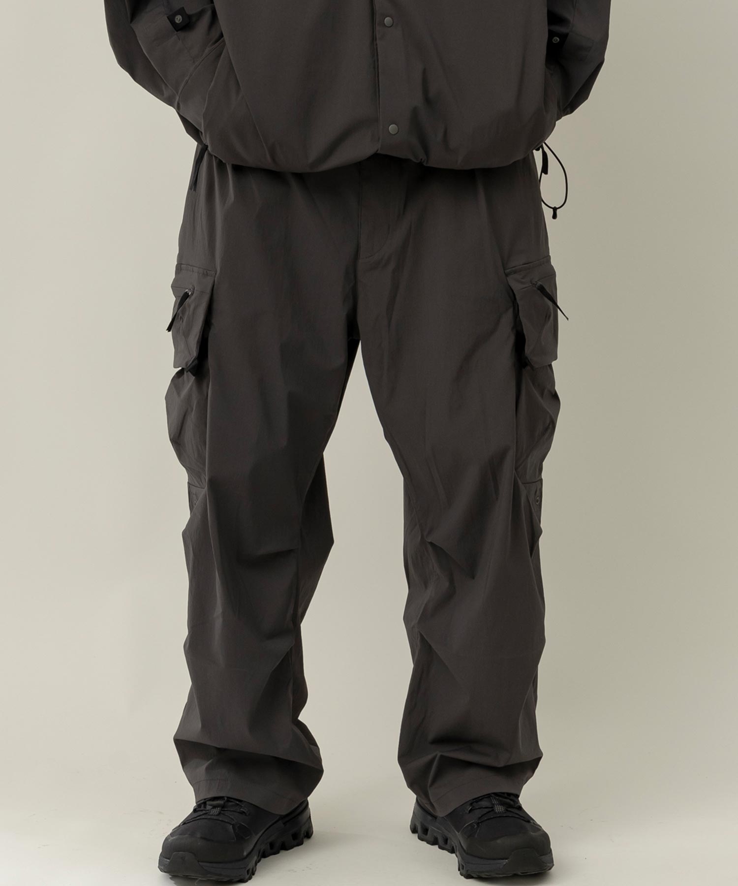 【MENS】Cargo Pants KAR カーゴパンツ 大容量ポケット ロングパンツ メンズパンツ 撥水 ザックポケット / karu-stretch taffeta II / アルクフェニックス