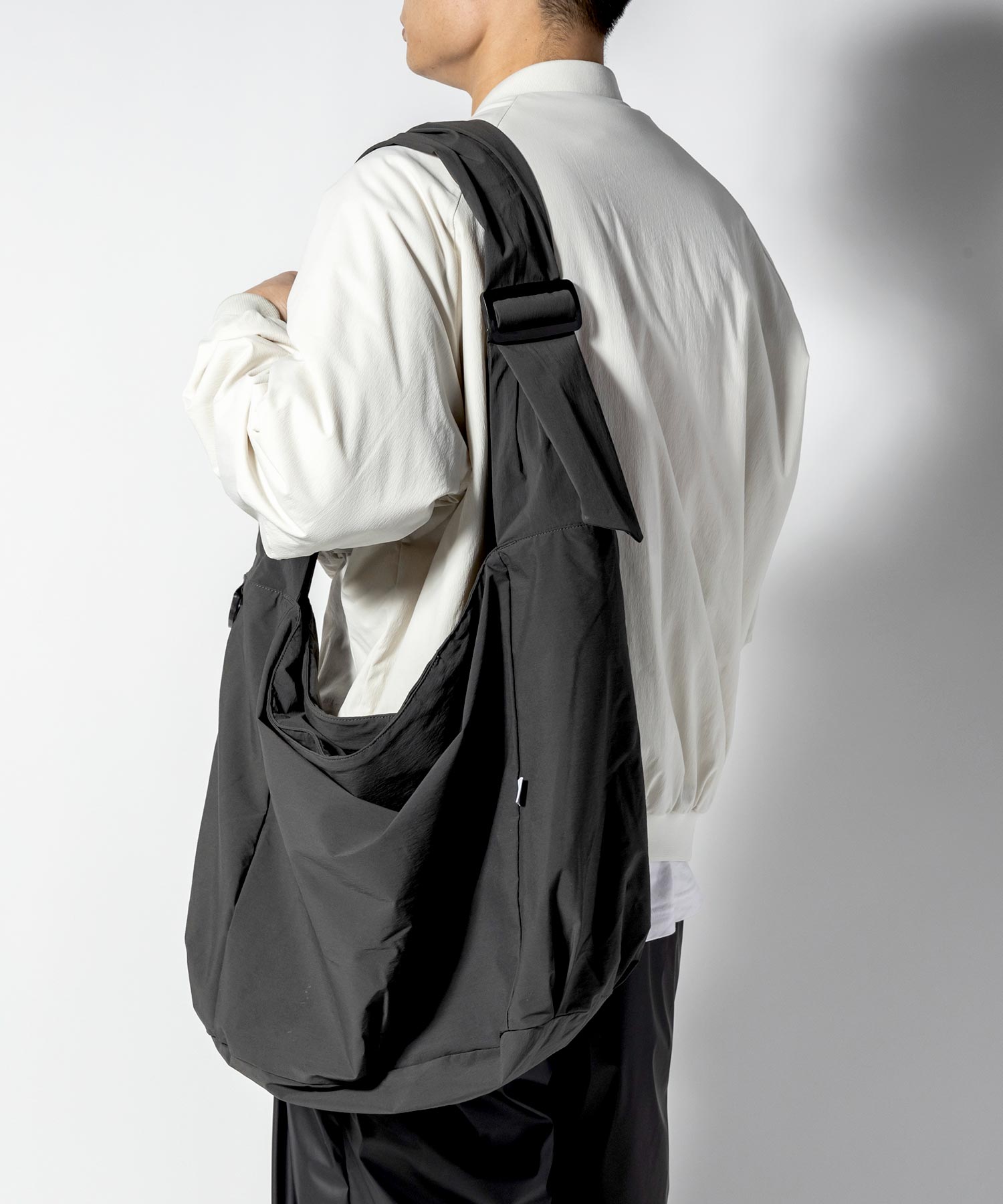 【MENS】フロシキバッグ ≪ブラック・グレー・カーキ・オフブラック・オフホワイト≫ ショルダーバッグ Furoshiki bag / Karu-Stretch Taffeta II / アルクフェニックス