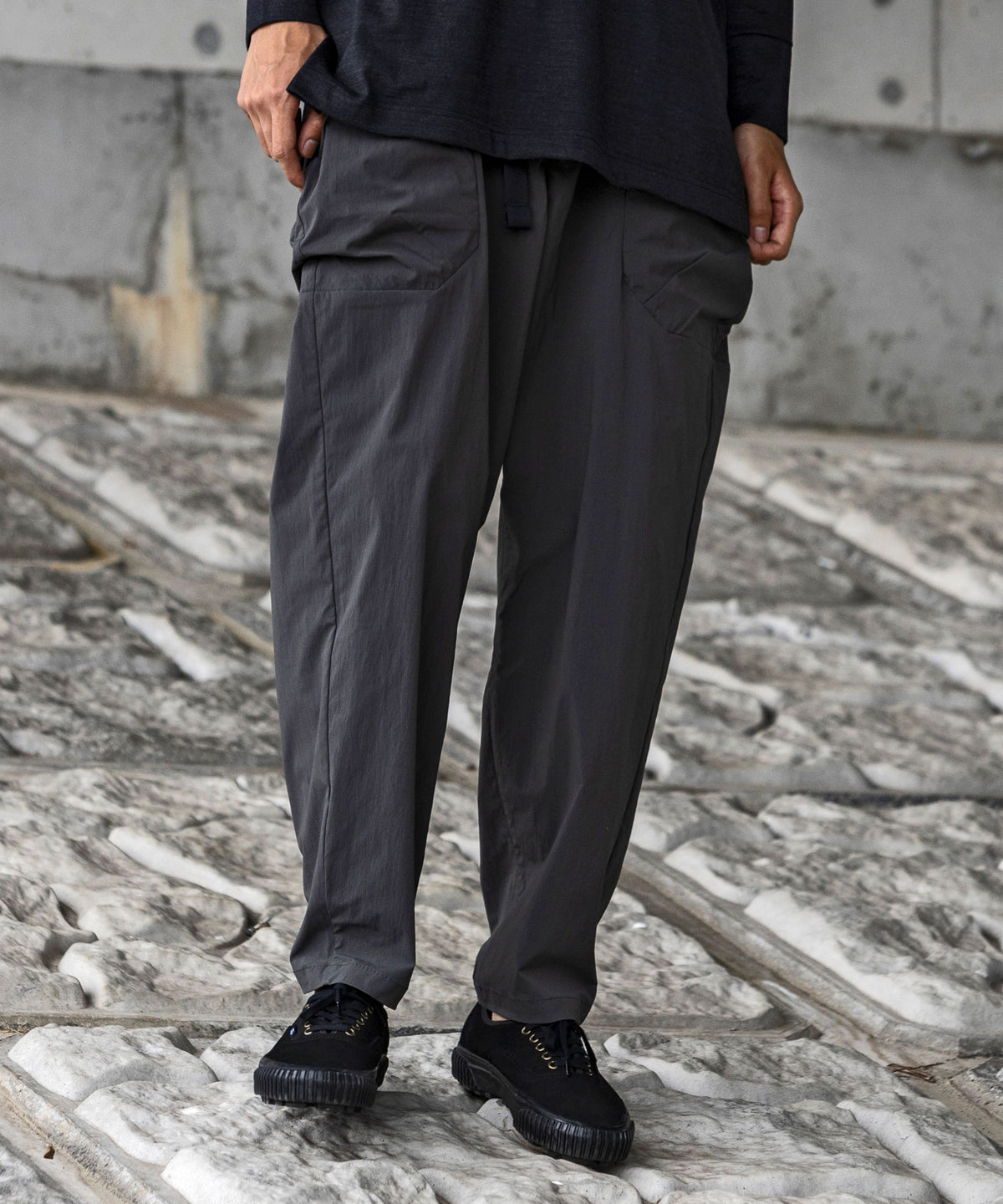 【MENS】Zak Pants KAR ザックパンツ ザックポケット 大容量ポケット ロングパンツ メンズパンツ / karu-stretch taffeta II / アルクフェニックス