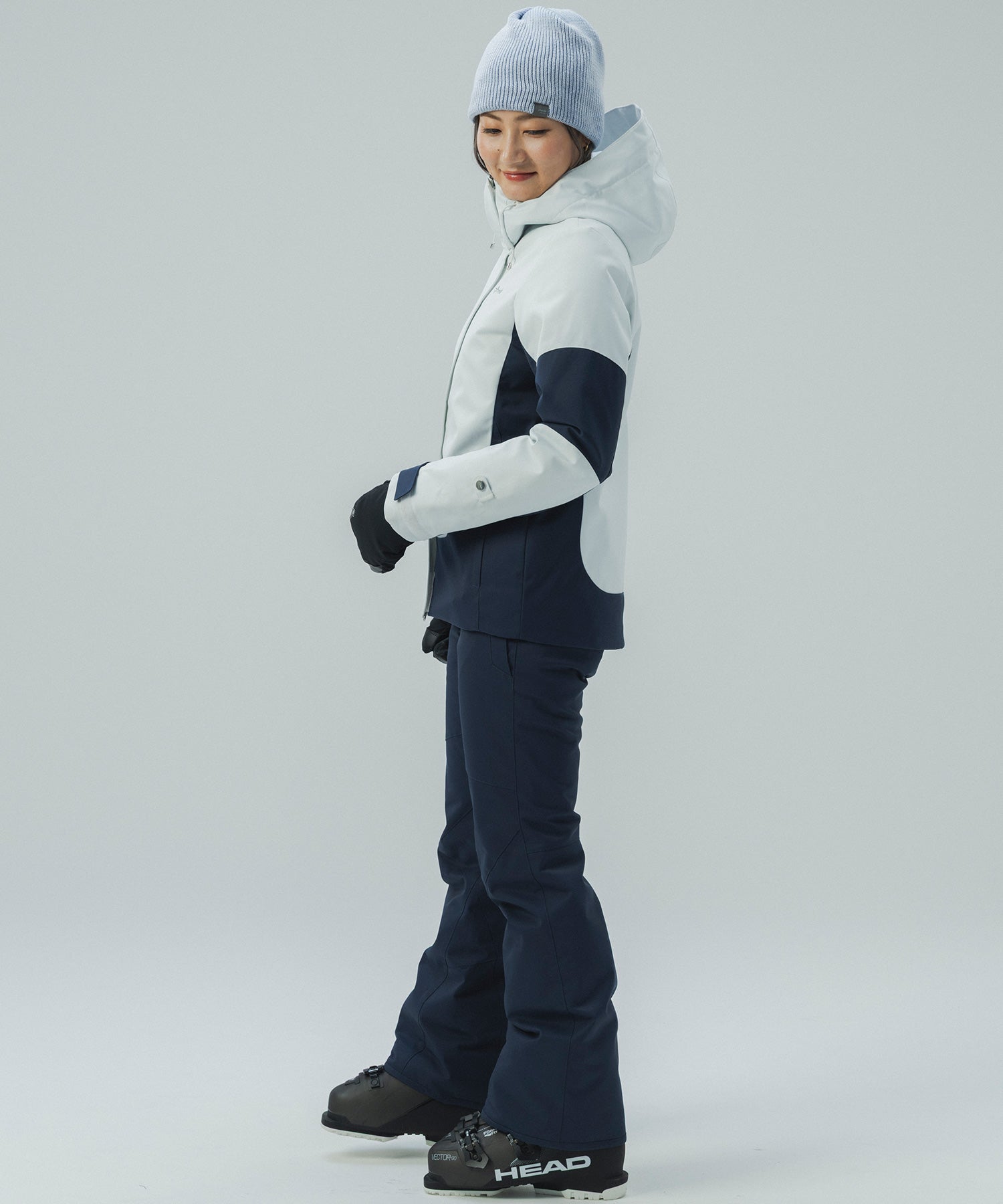 【10月上旬お届け予約商品】【WOMENS】ESSENTIAL SUITS / エッセンシャルスーツ / phenix スキーウェア 26AW / 2Piece