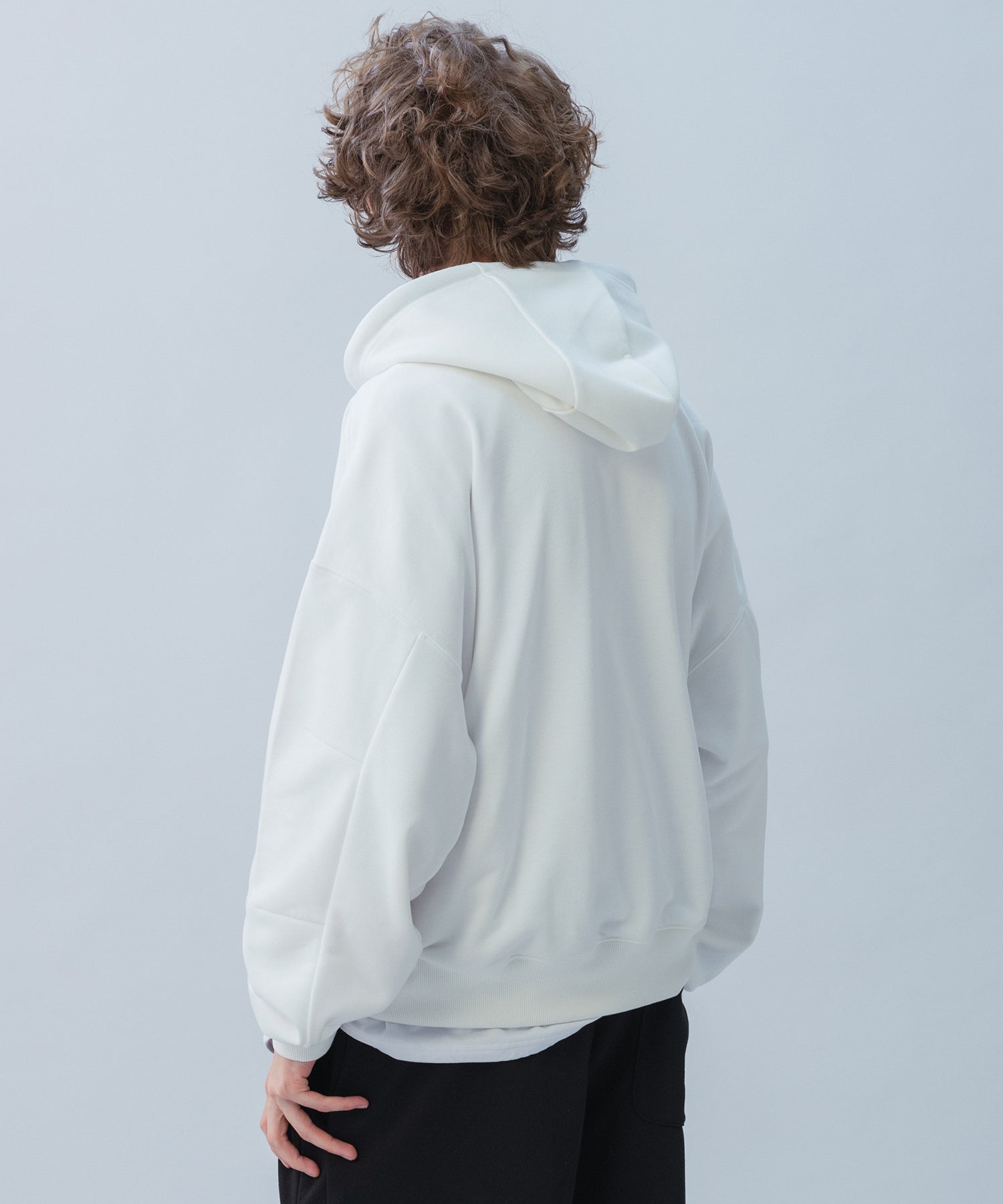 TECH SWEAT HOODIE / テック スウェット フーディー