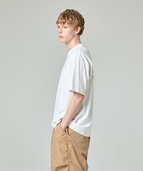 DISTORTED SLOGAN POCKET TEE
