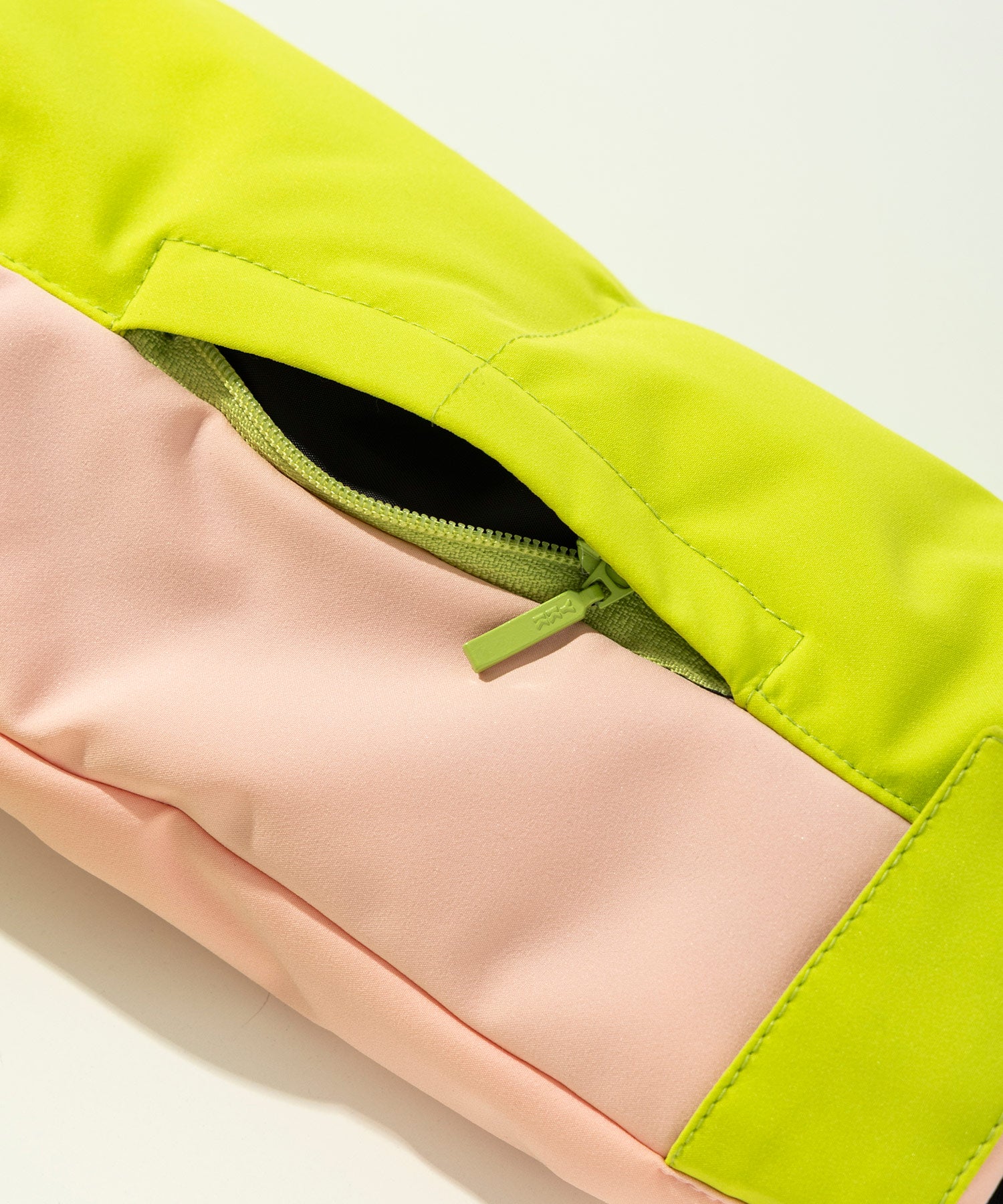 【KIDS/JUNIOR】Frosty Hop Jr Two-Piece / フロスティホップジュニアツーピース / phenix スキーウェア 26AW